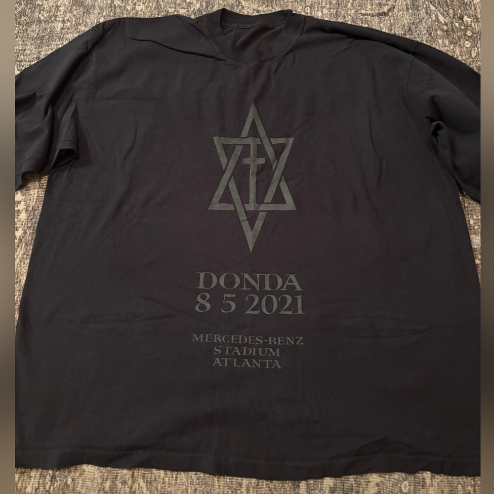 Kanye Weat Donda Listening Event (2) t-shirt